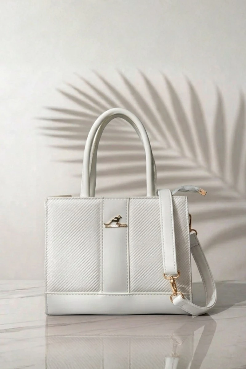 ZS Pearl Hand Bag Hover